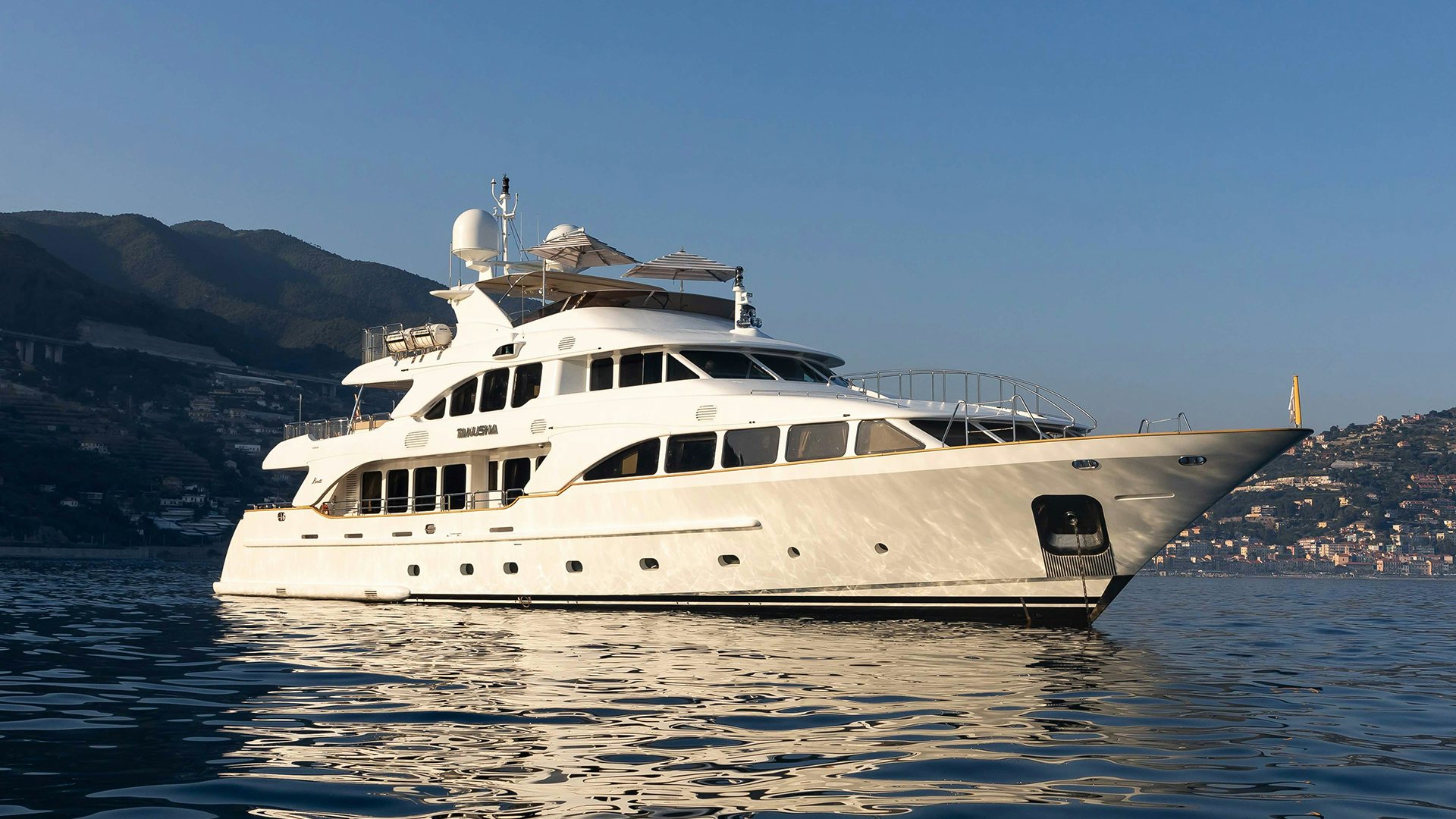 120-foot (37m) Benetti motor yacht TANUSHA profile