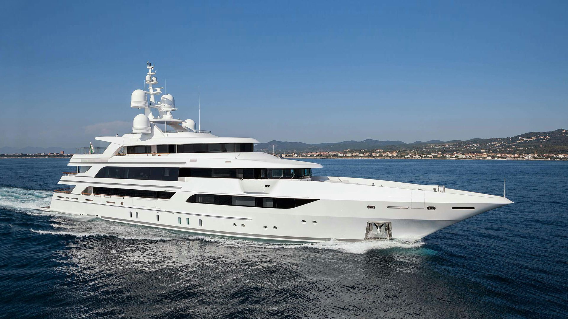 208-foot (63.3m) Benetti yacht for sale MOCA cruising in Miami