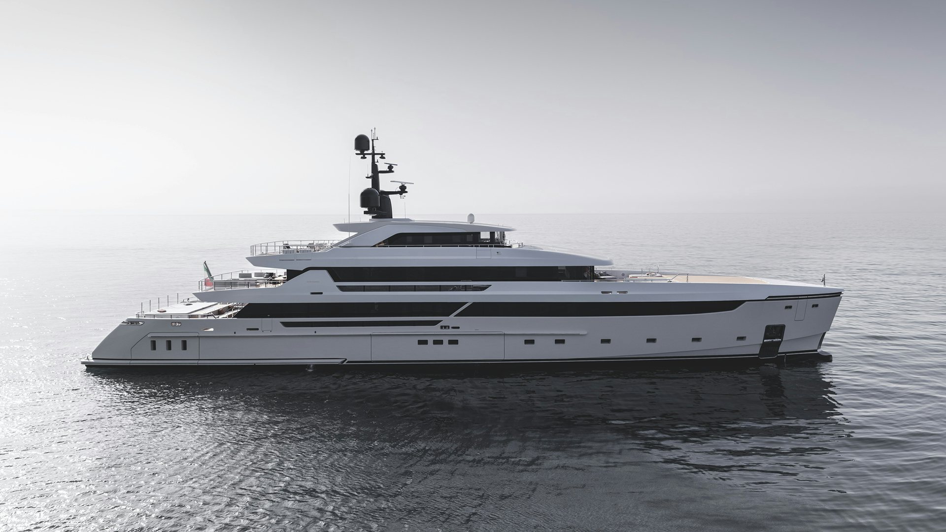 201-foot (61.5m) Sanlorenzo charter yacht CLOUD 9