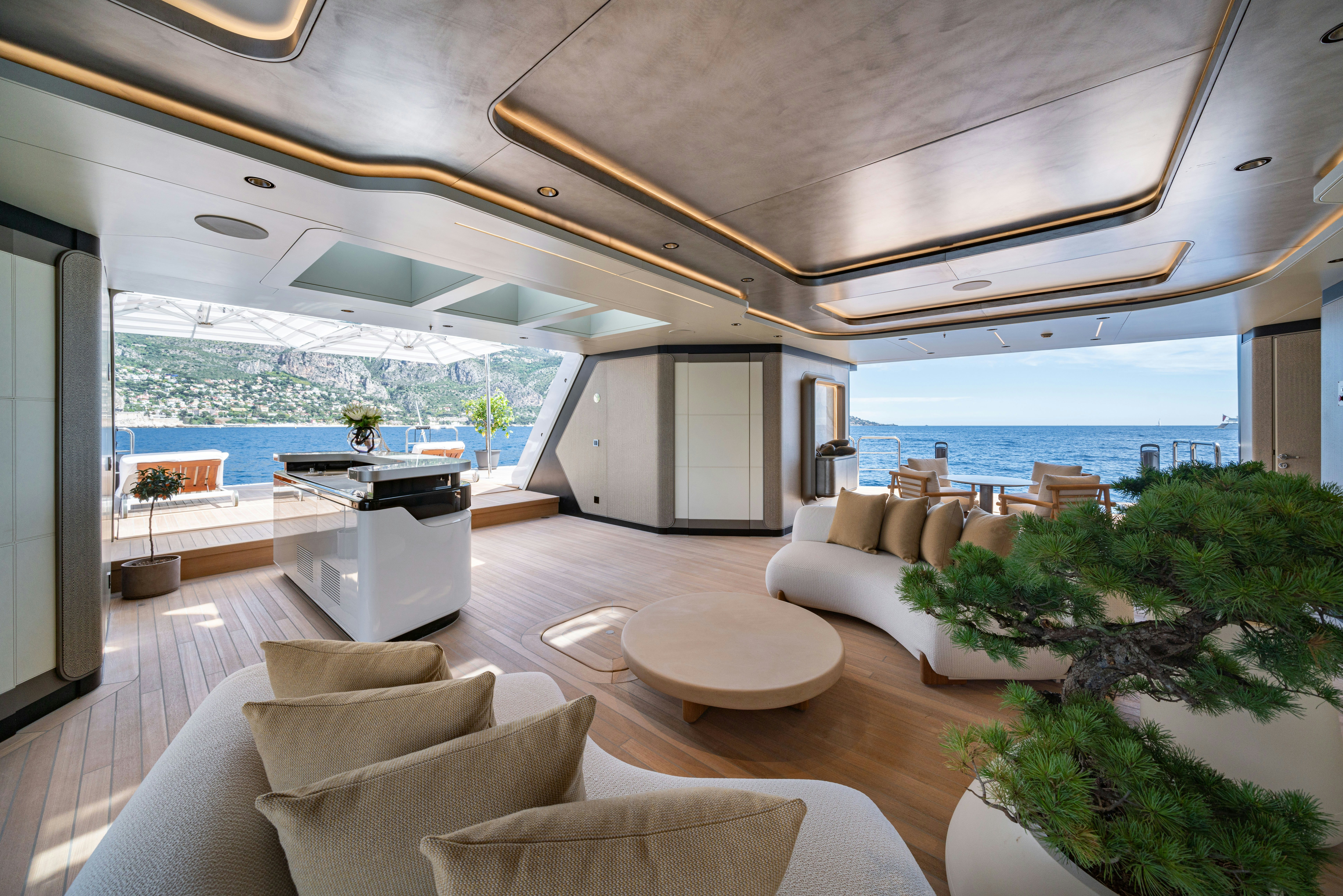 MALIA yacht beach club