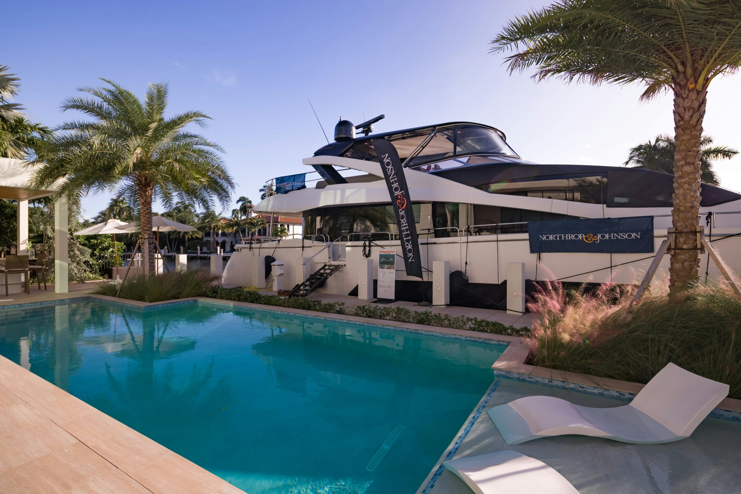 86-foot Sunseeker yacht for sale PURA VIDA