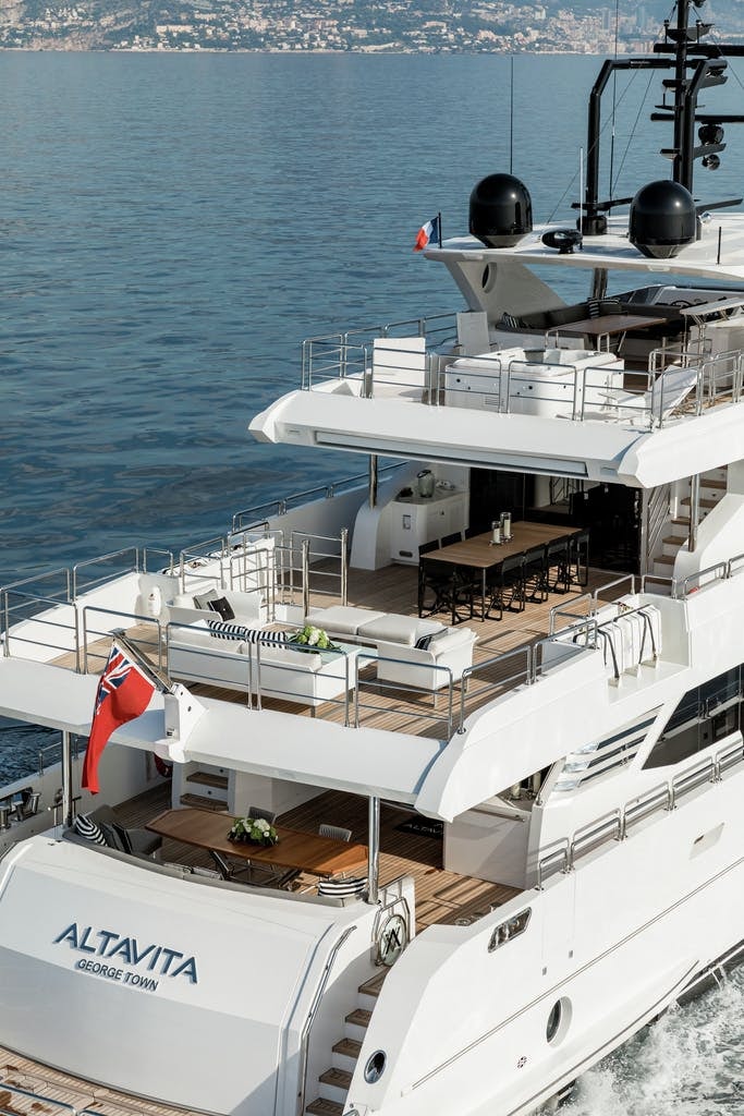 126' (40.89m) Gulf Craft yacht ALTAVITA outdoor decks