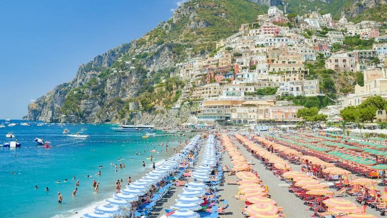 POSITANO UMBRELLAS I Jin-Woo Prensena