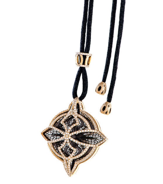 Eleuterio Couture collar