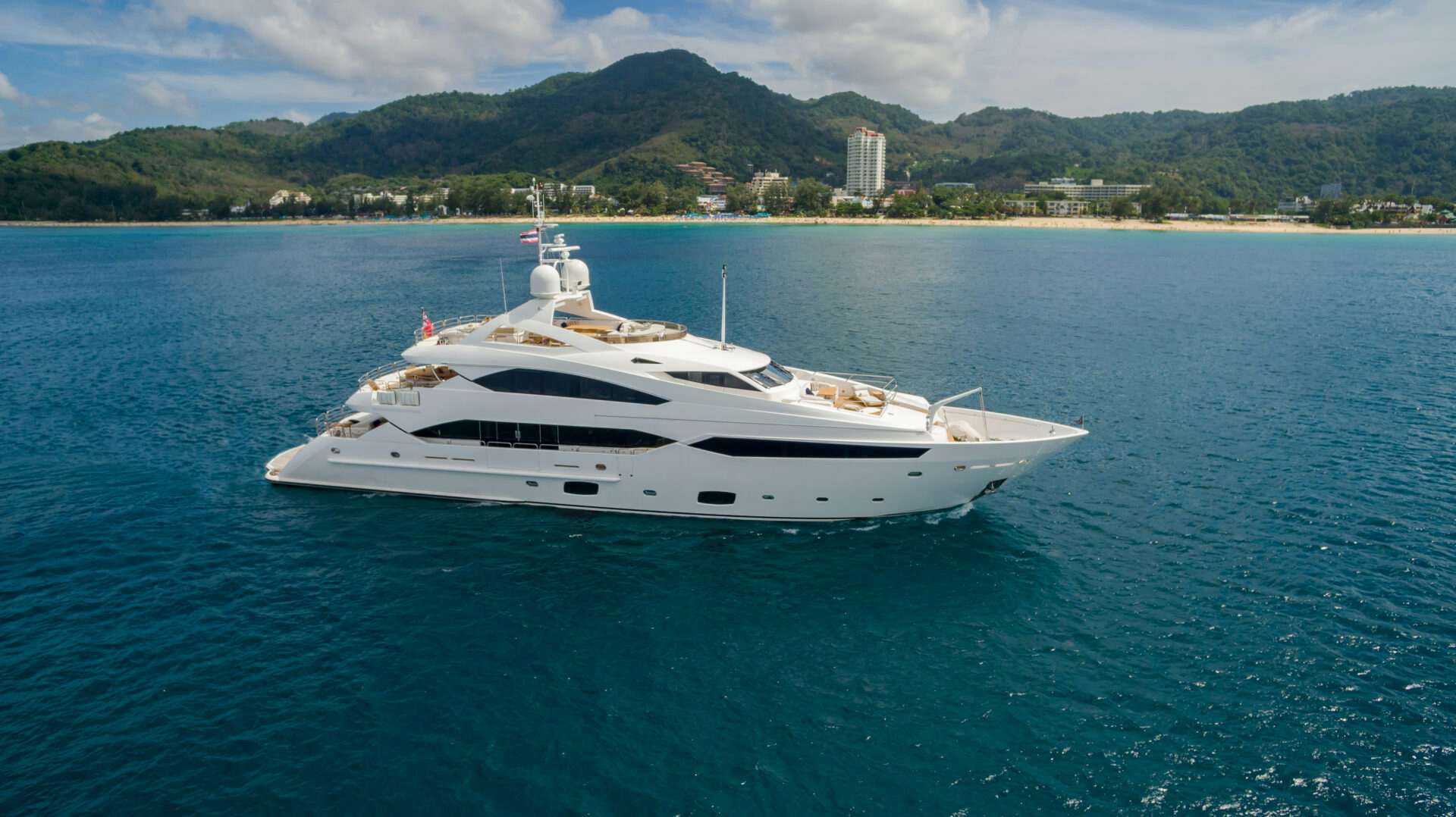 Sunseeker Yachts for Charter Cruising Profile