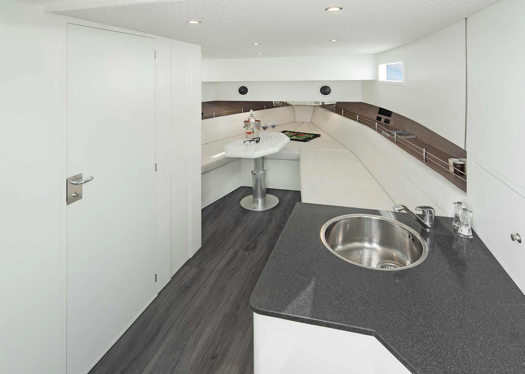 Vanquish VQ48 Interior