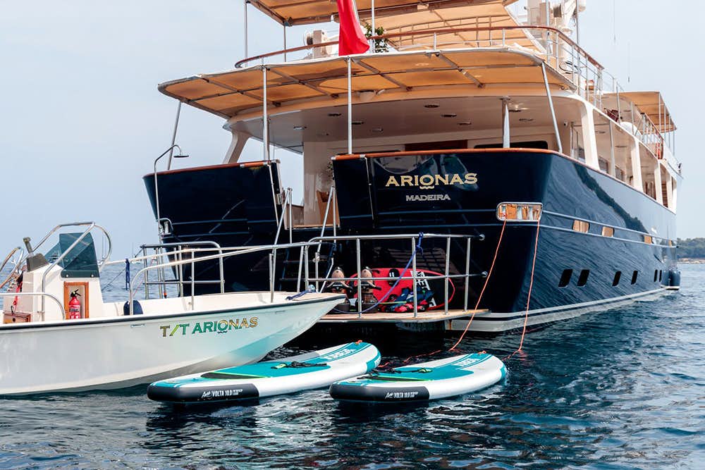 Rear profile of luxury yacht ARIONAS on the water