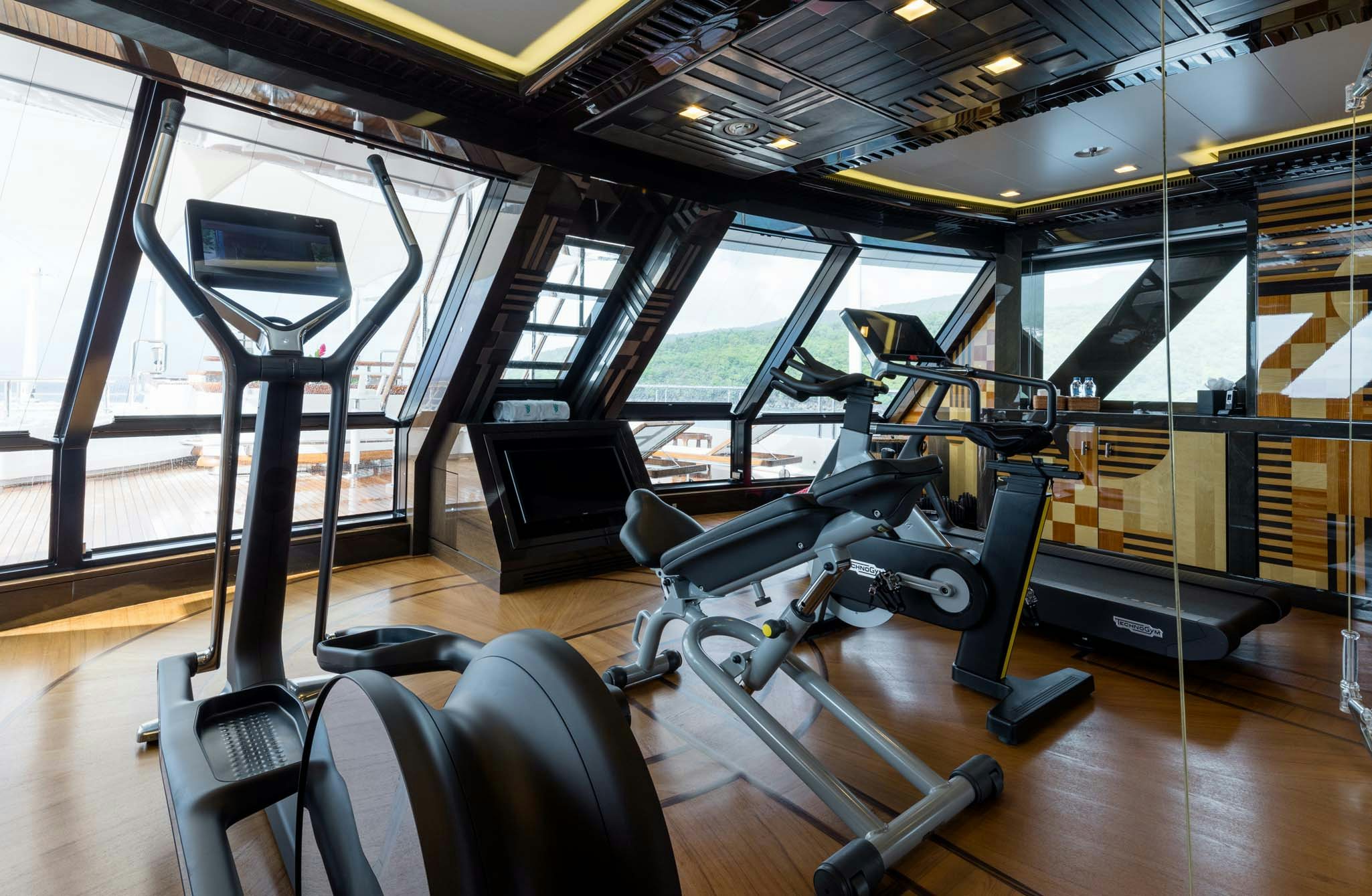 Axioma yacht gym