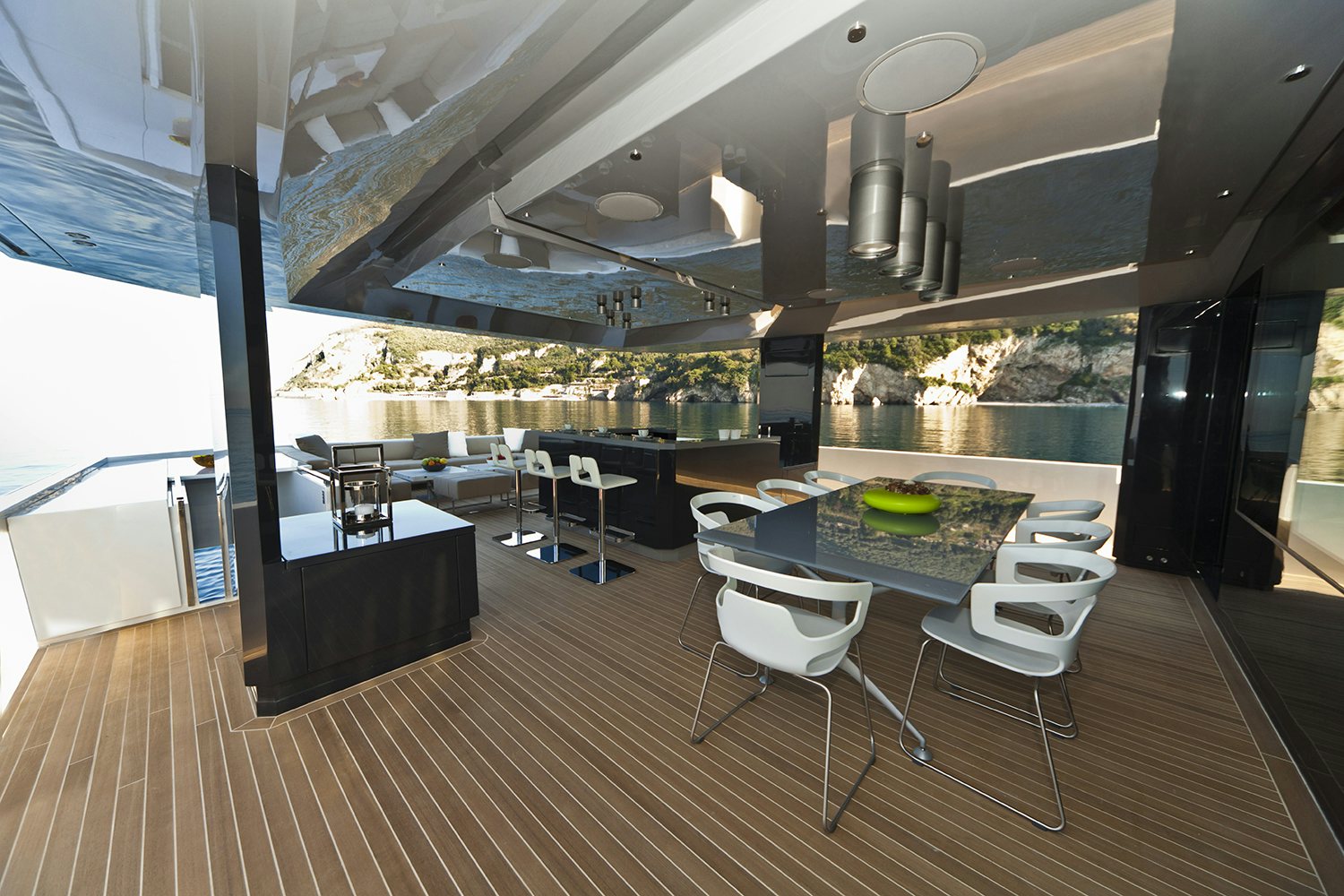 Arcadia 115 outdoor dining Arcadia 115 outdoor dining