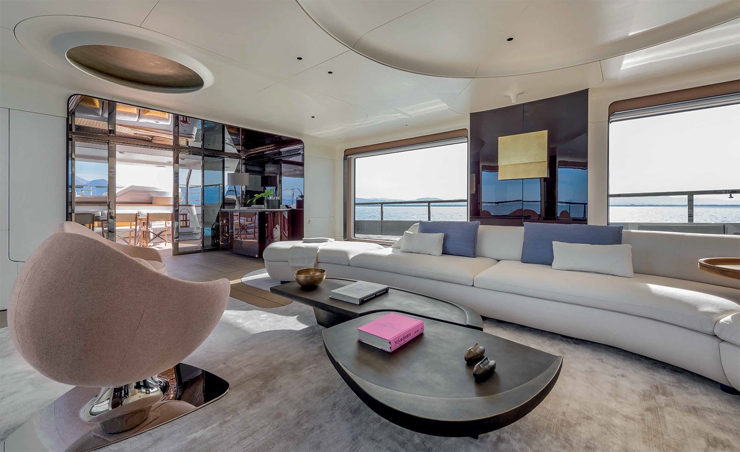 Azimut Grande 38m Trideck indoor lounge space