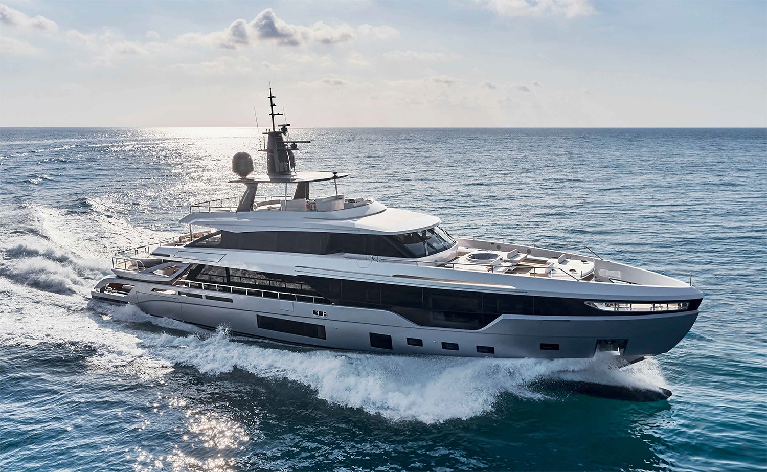 Azimut Grande 38m Trideck yacht cruising