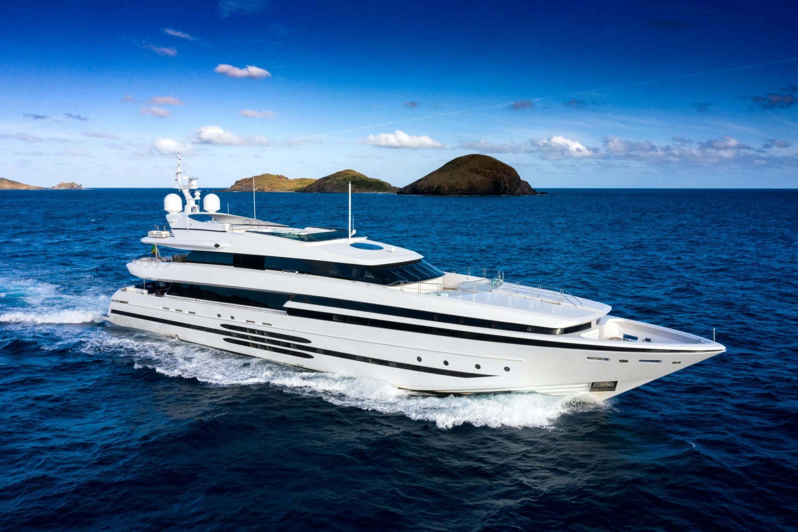 Superyacht for sale BALISTA running profile in the Caribbean