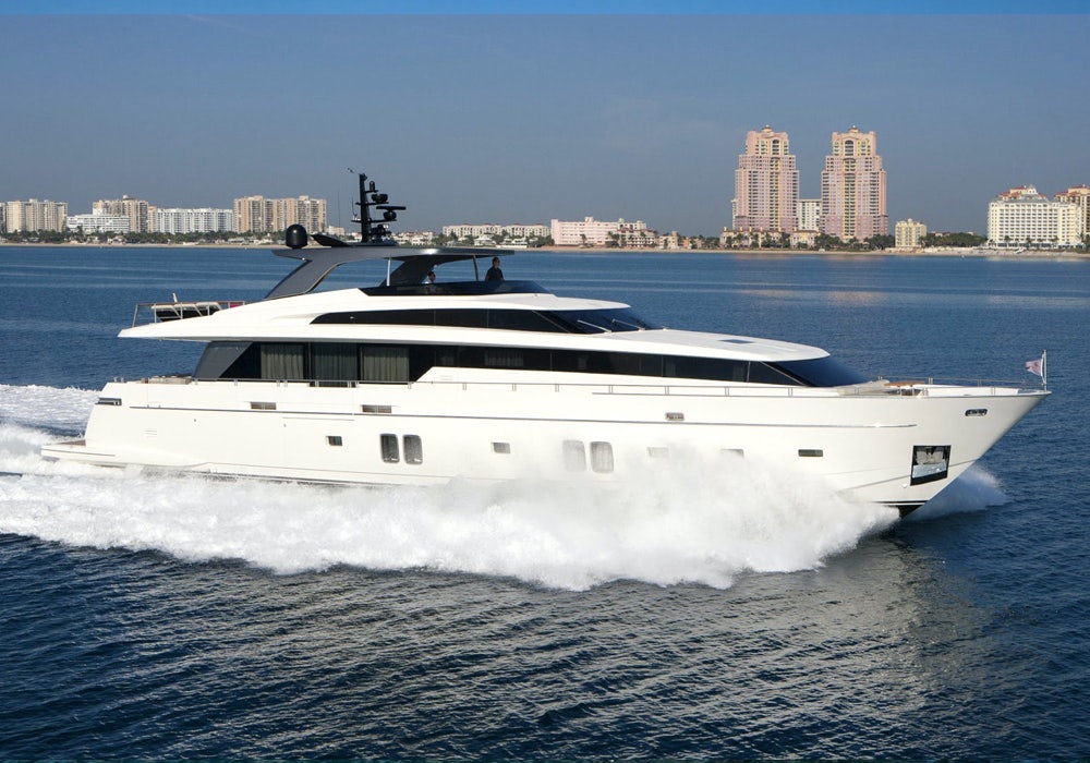 Charter yacht BODACIOUS Running