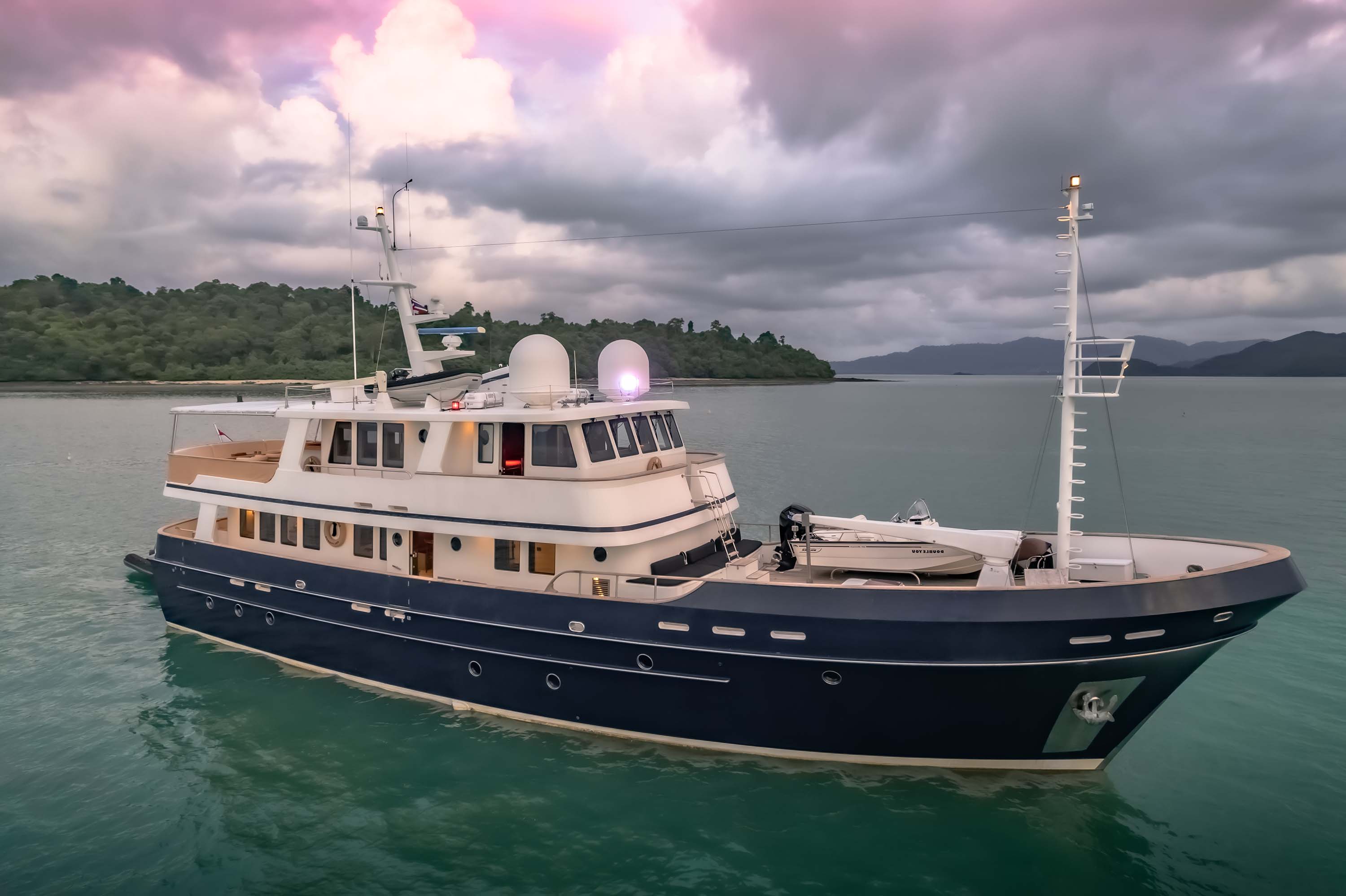 DOUBLEYOU 90' () Cheoy Lee Yacht For Sale