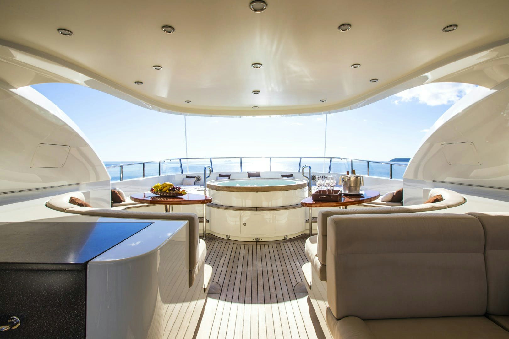 Sunrise superyacht for sale DYNASTY sundeck
