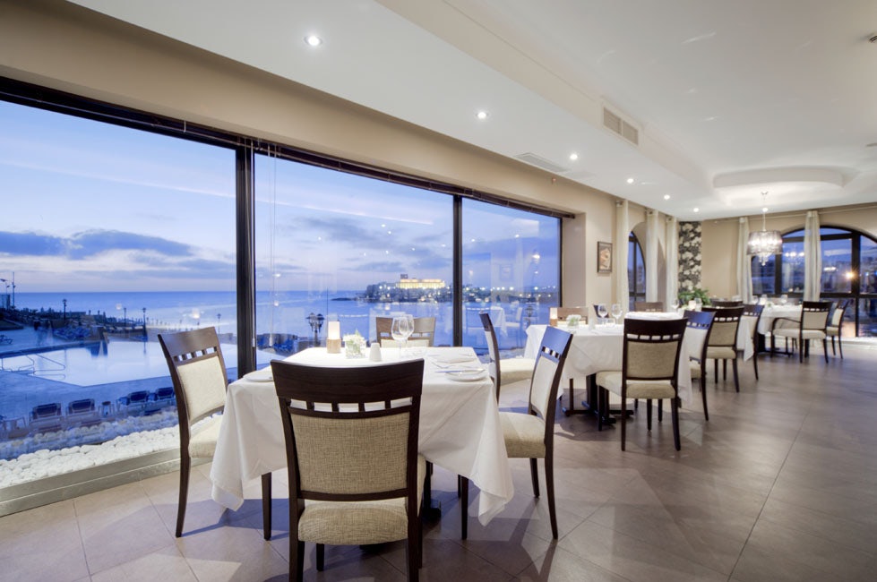 Caviar & Bull Dining Room overlooking the water