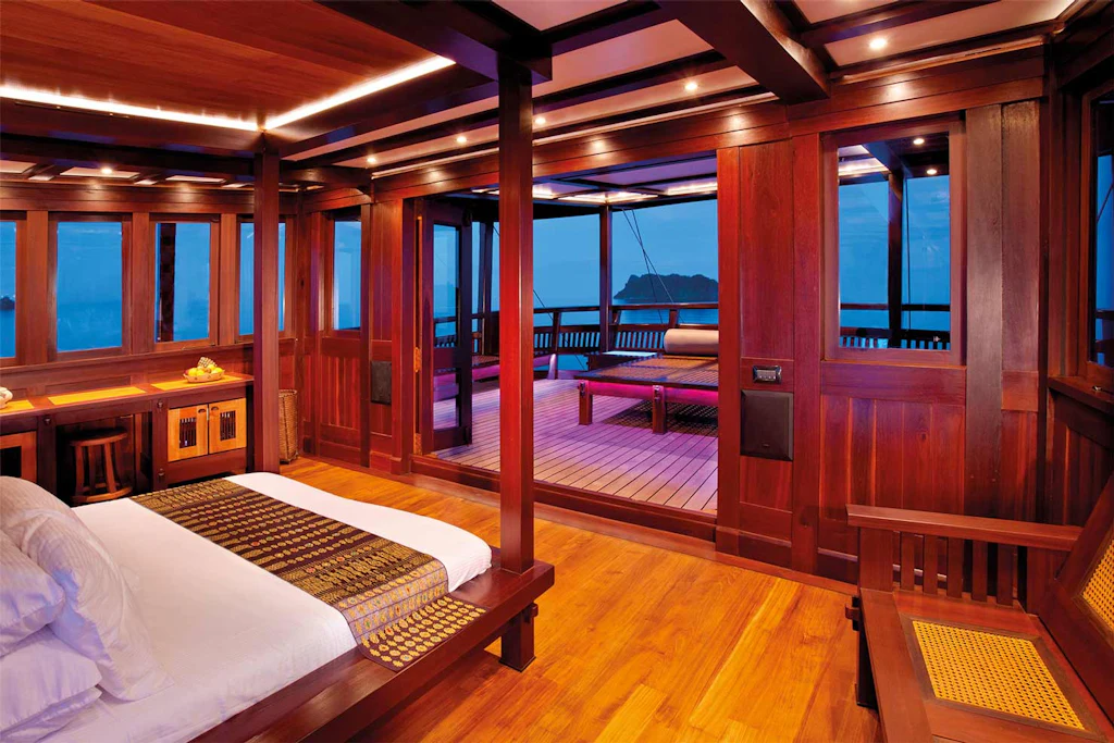 Dunia Baru Master Stateroom