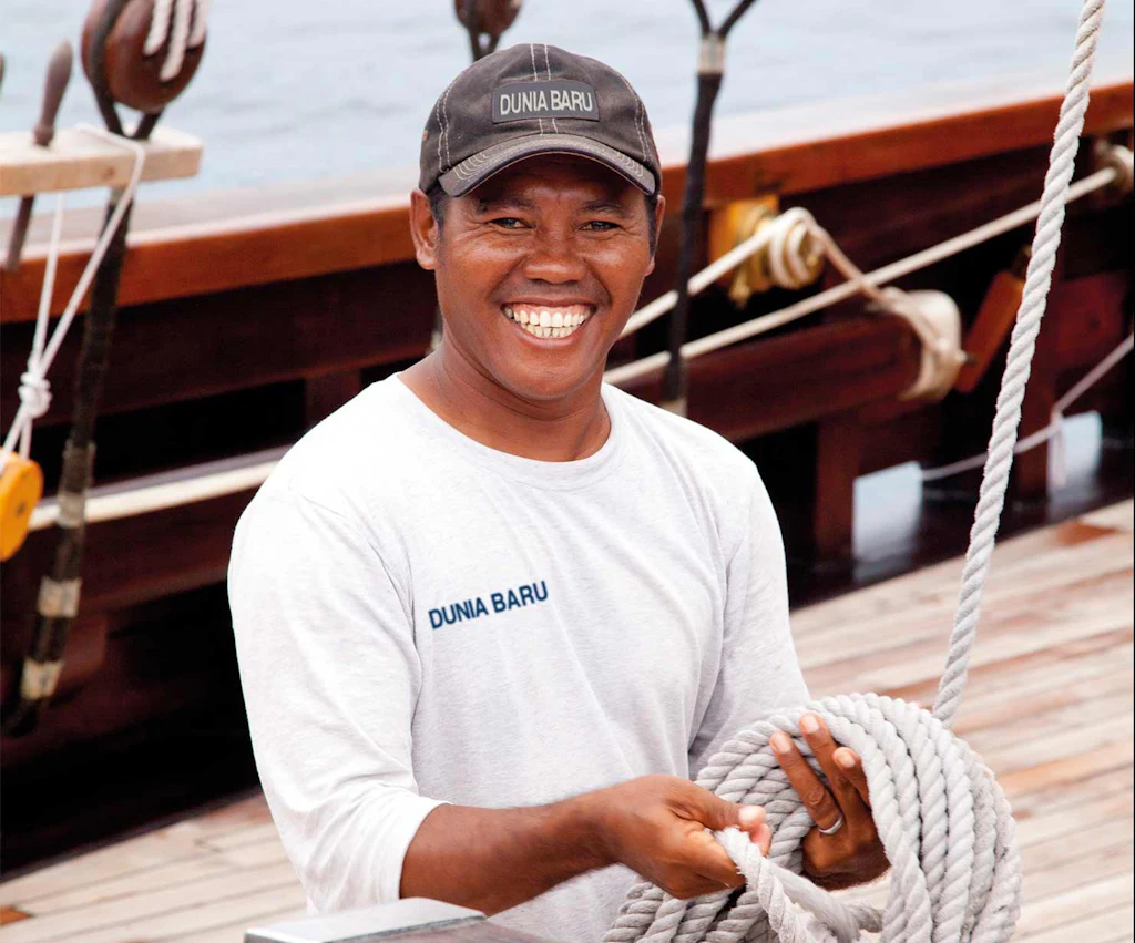 Dunia Baru Deckhand