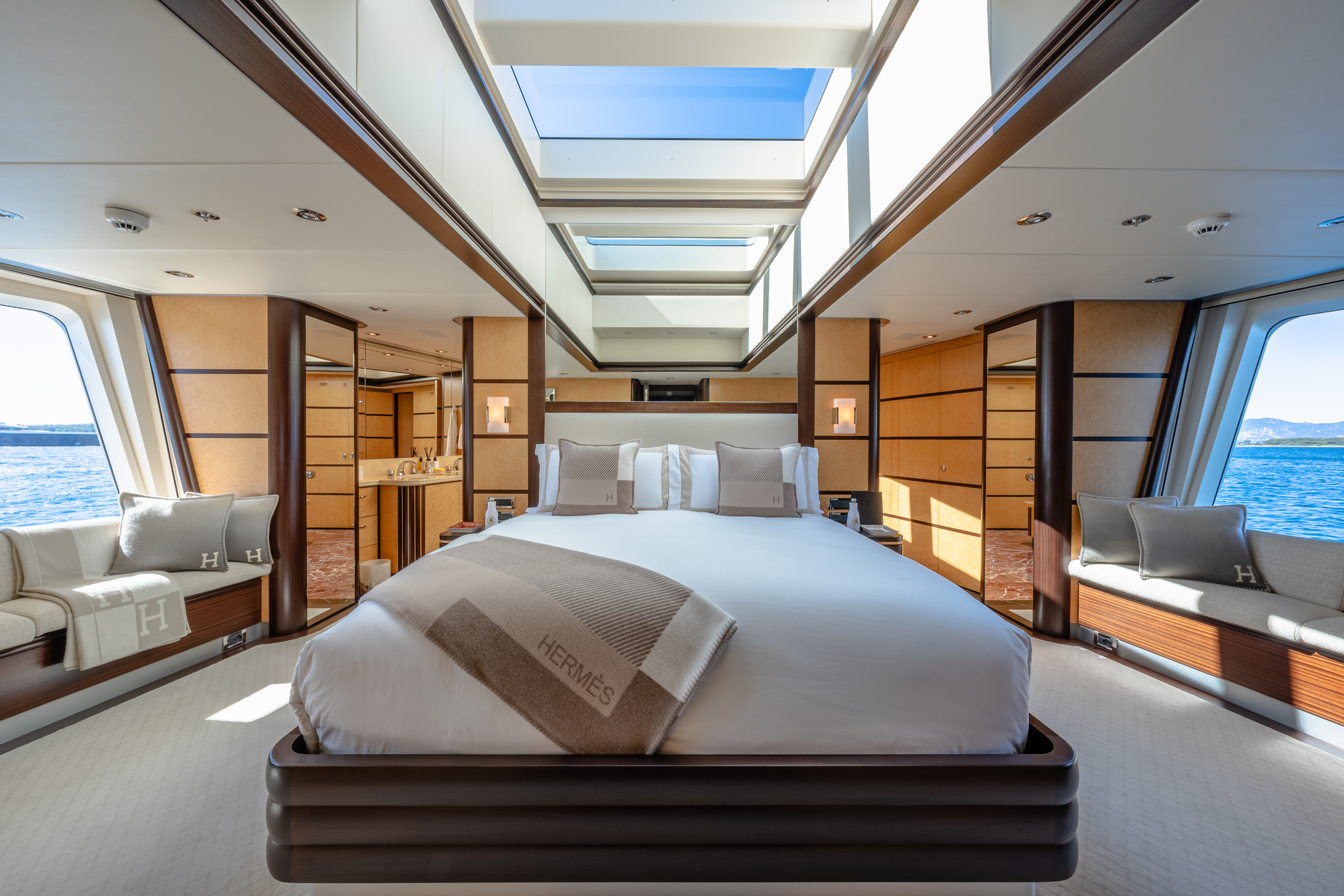 Motor yacht Gladiator main stateroom
