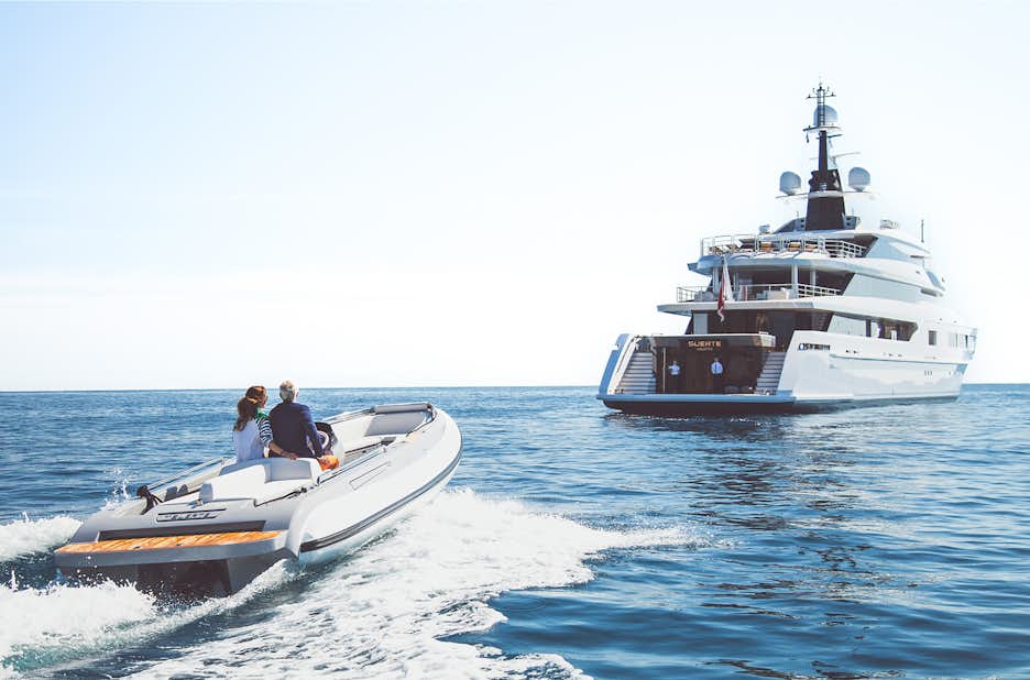 yacht broker services
