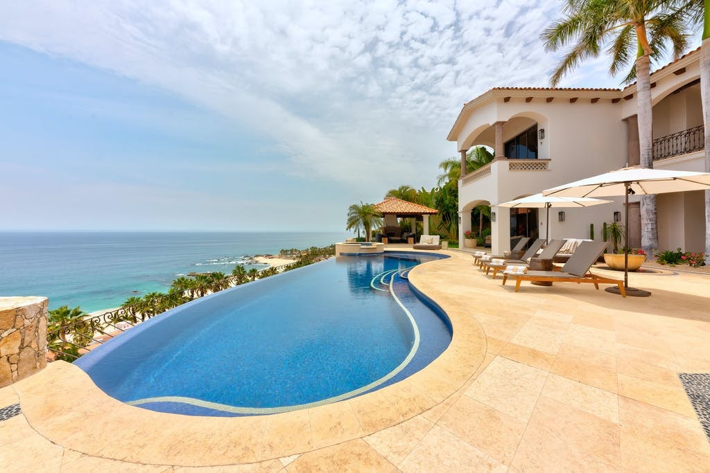 Elegante Mexico Hacienda Villa pool deck with ocean view