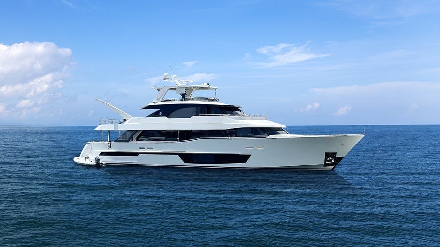 I C 118' ocean alexander charter yacht cruising the blue ocean