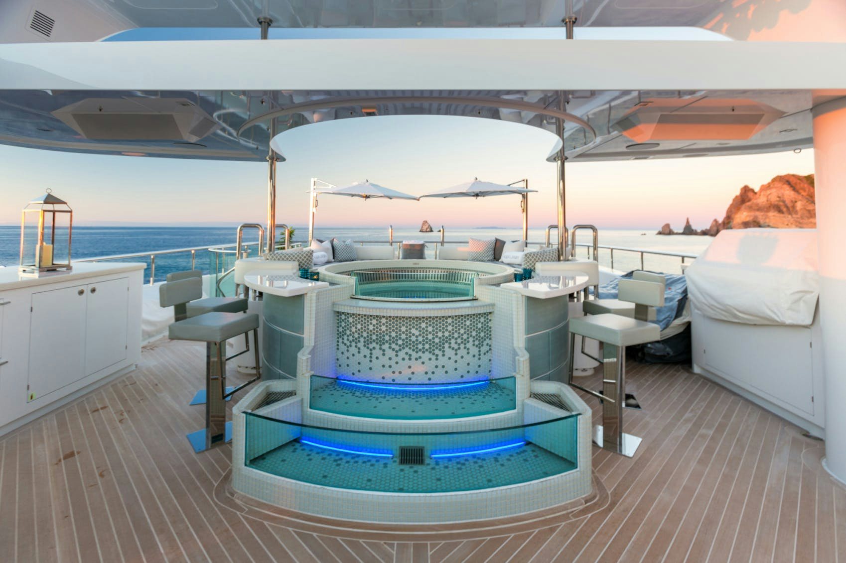 KING BABY Jacuzzi during sunset