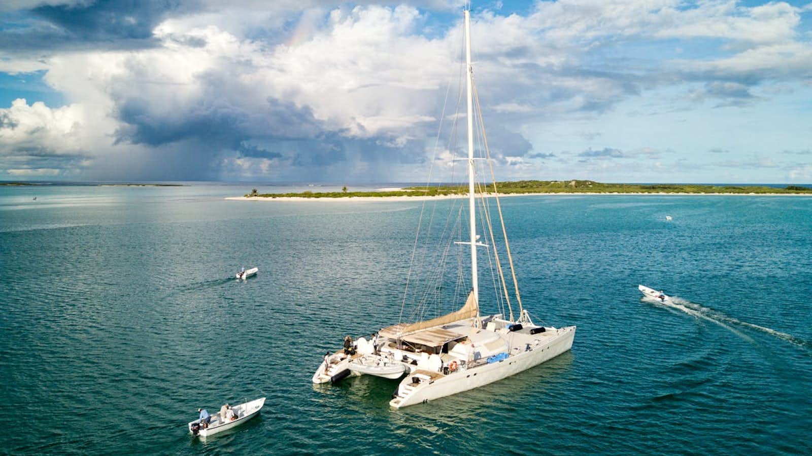 LONESTAR Catamaran for Charter | N&J Catamarn Yachts for Charter