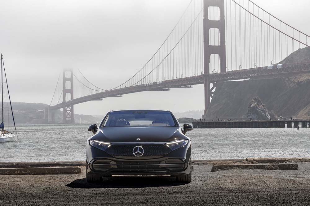 Front profile of MERCEDEZ-BENZ EQS450