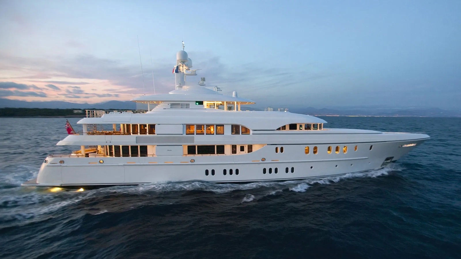 196-foot (60m) Lürssen superyacht HUNTRESS profile