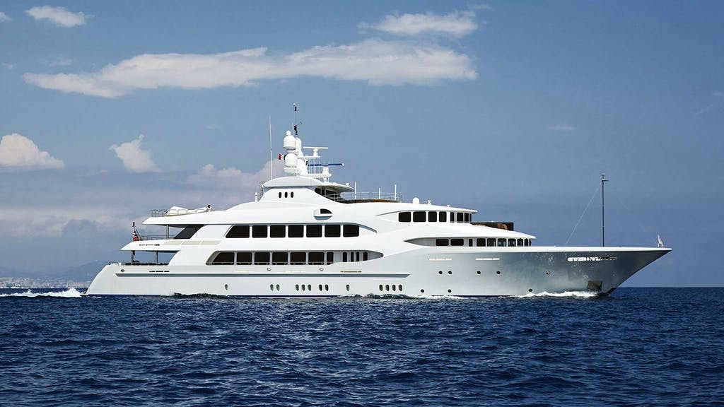 yacht Mia Elise II cruising the ocean