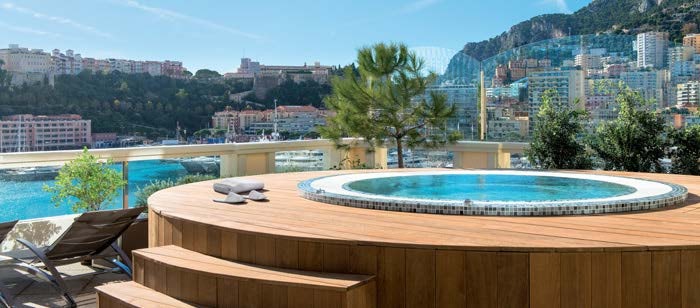 Jacuzzi with Monaco view