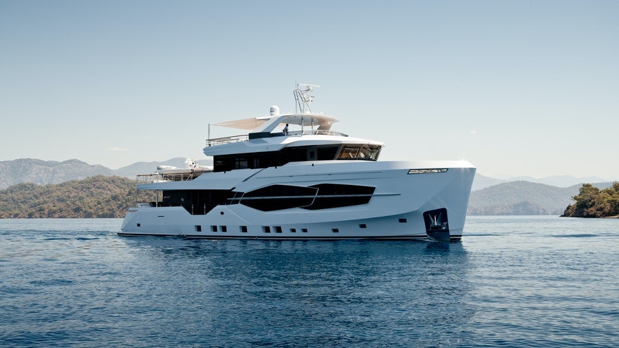 Numarine 32Xp yacht in the ocean