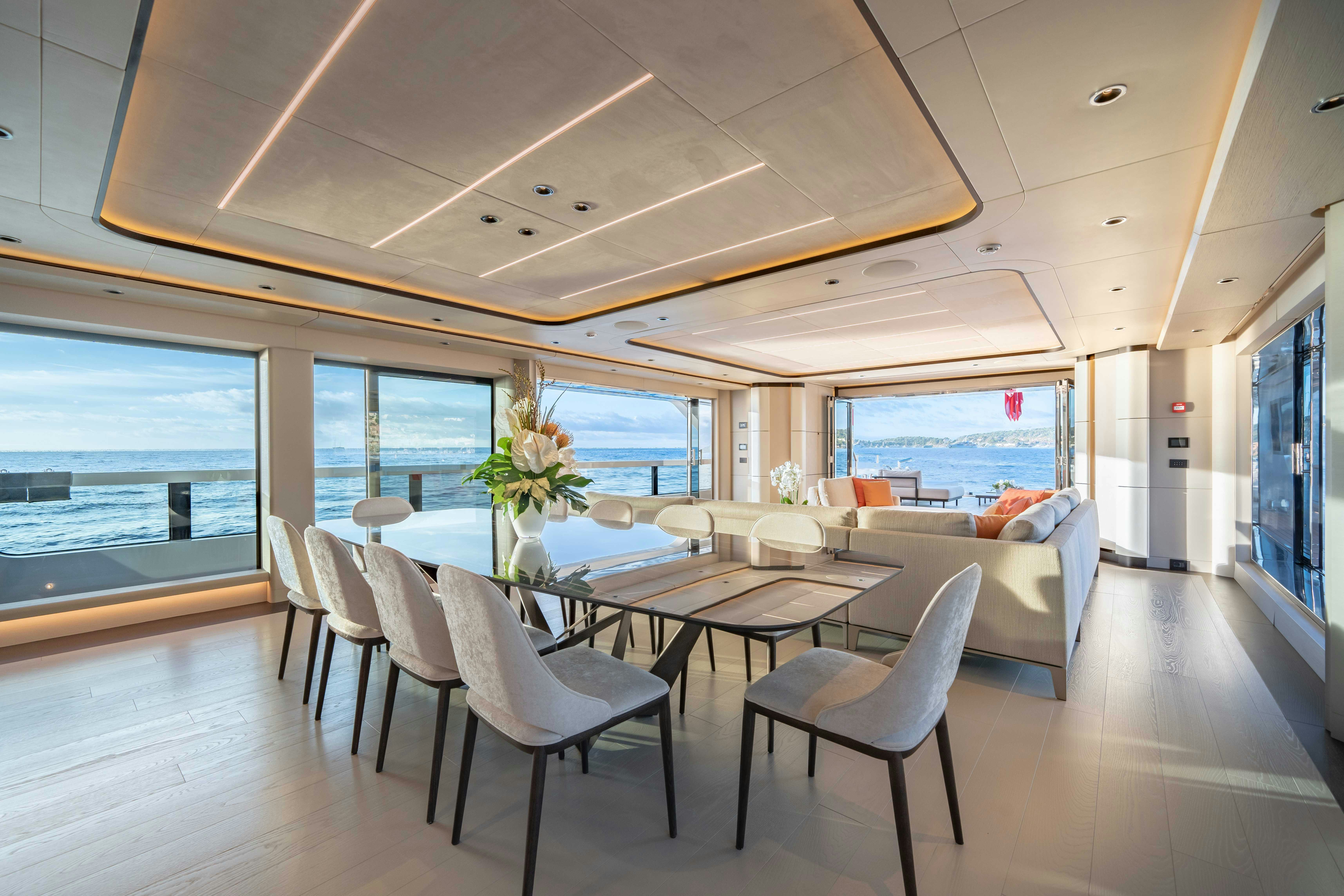 Ocean King Yacht Interrio