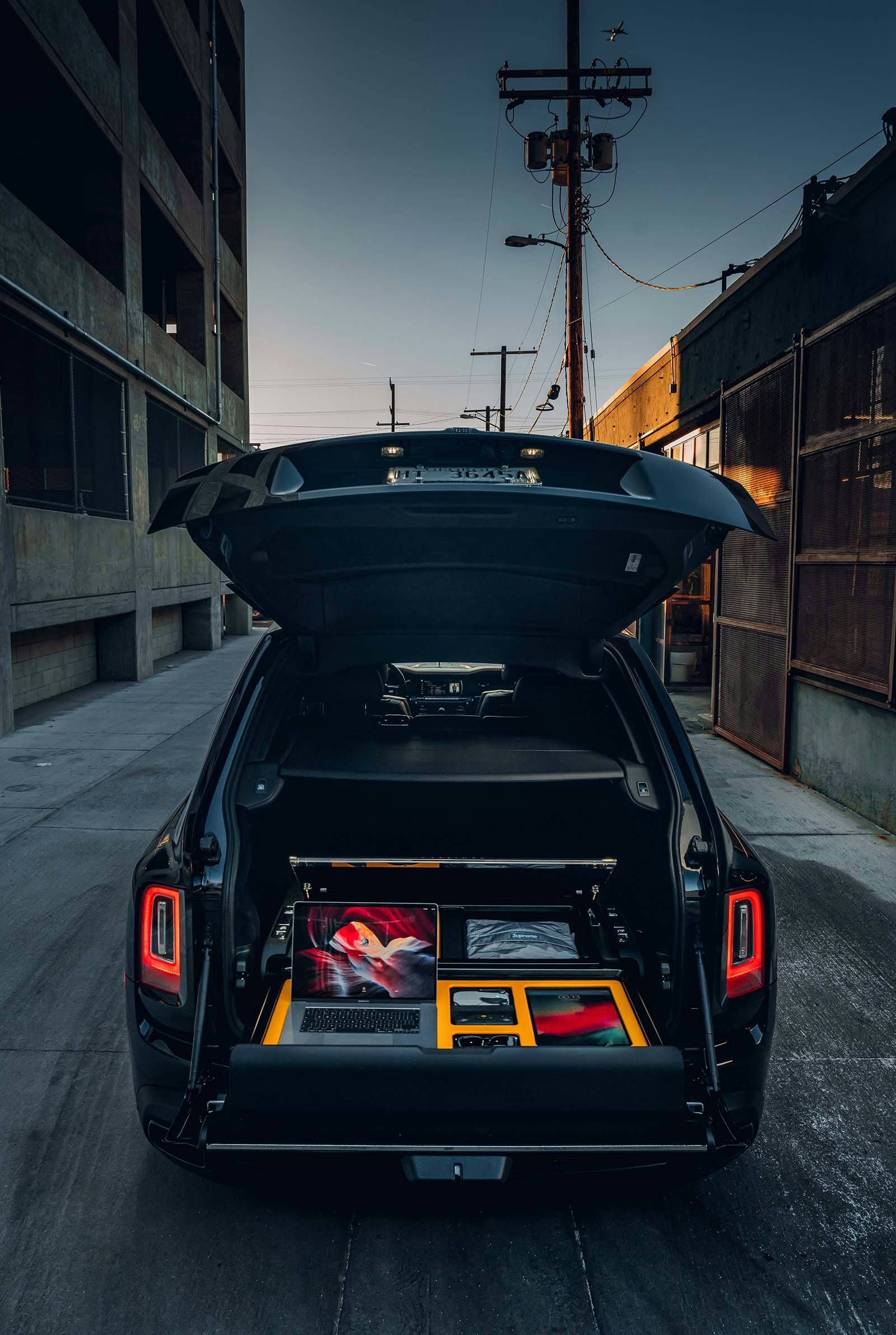 Rolls-Royce Culinan trunk open black luxury SUV