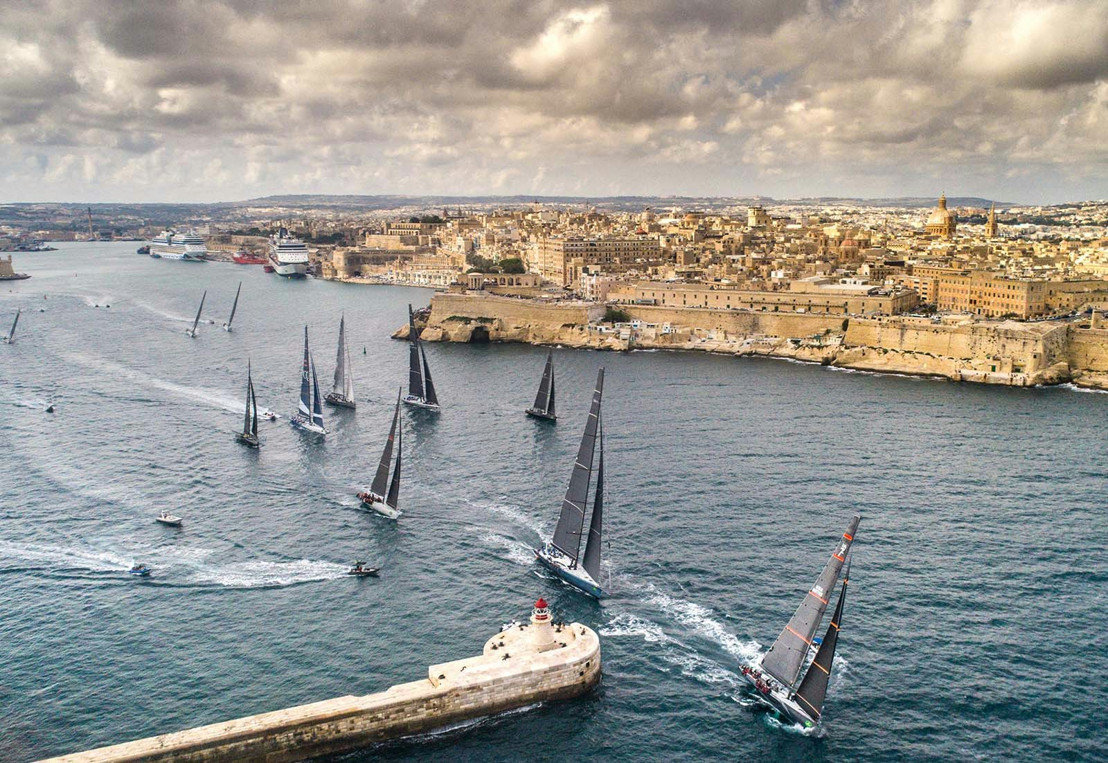 Malta, Rolex Middle Sea Race, tons of sailing boats racing across the water