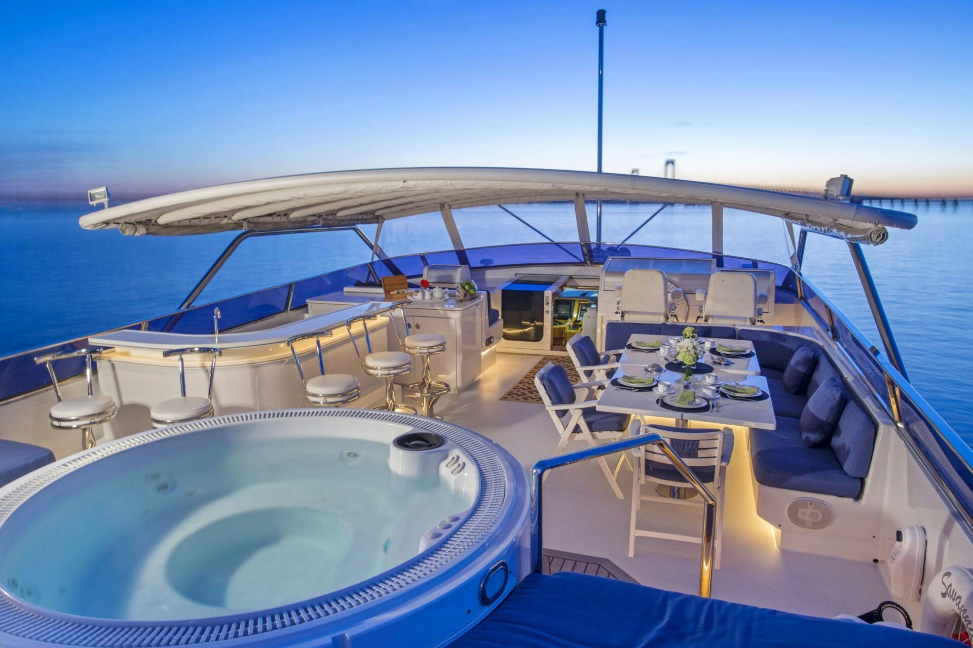 Intermarine charter yacht SAVANNAH flybridge