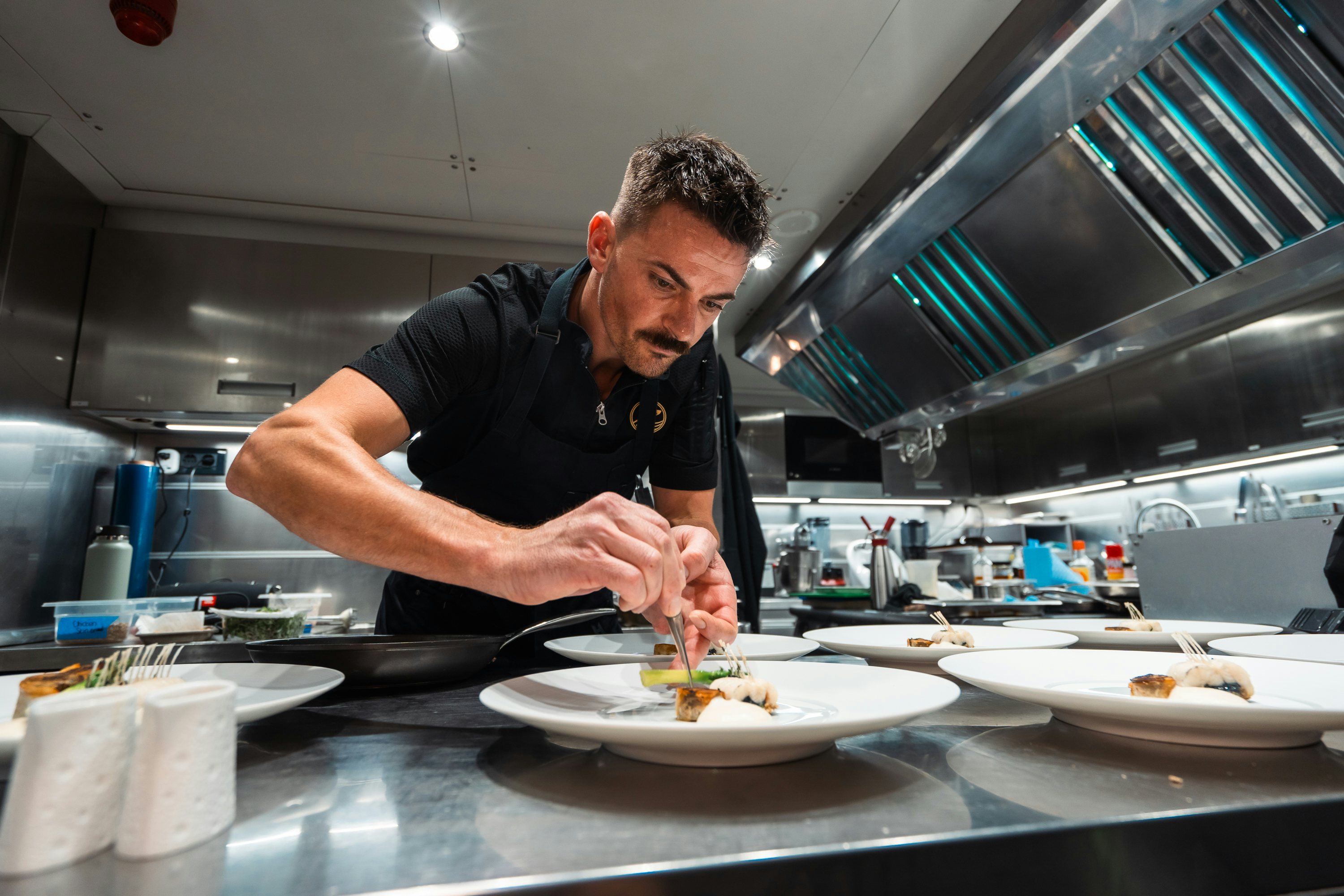 Motor yacht SEALION Antigua concours de chef chef theon plating dishes