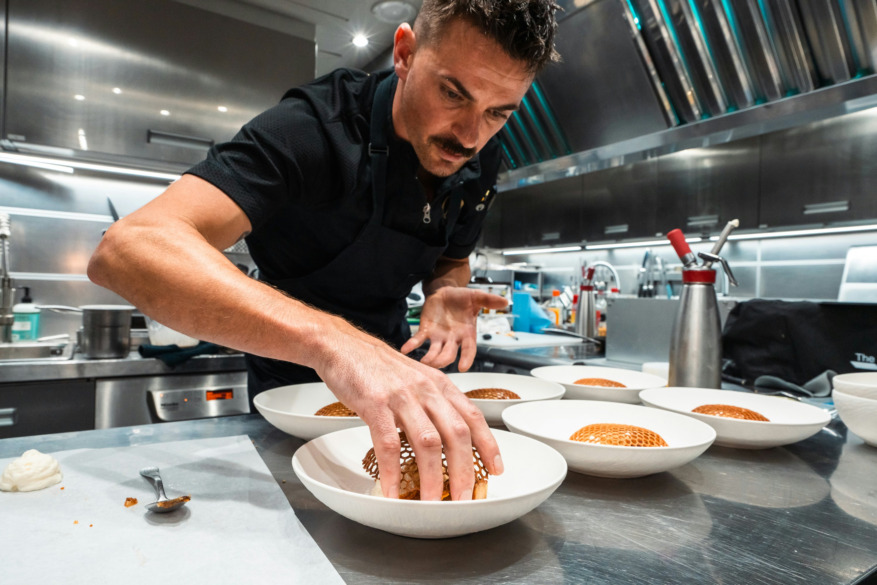 Motor yacht SEALION Antigua concours de chef chef theon plating dishes