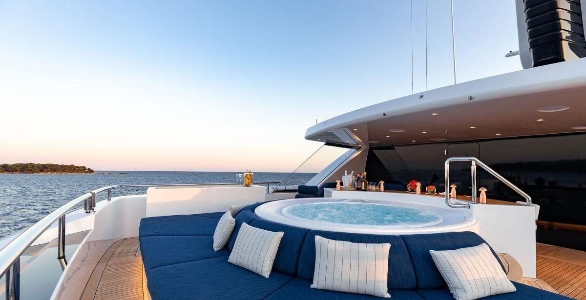 SOARING-yacht--2-large