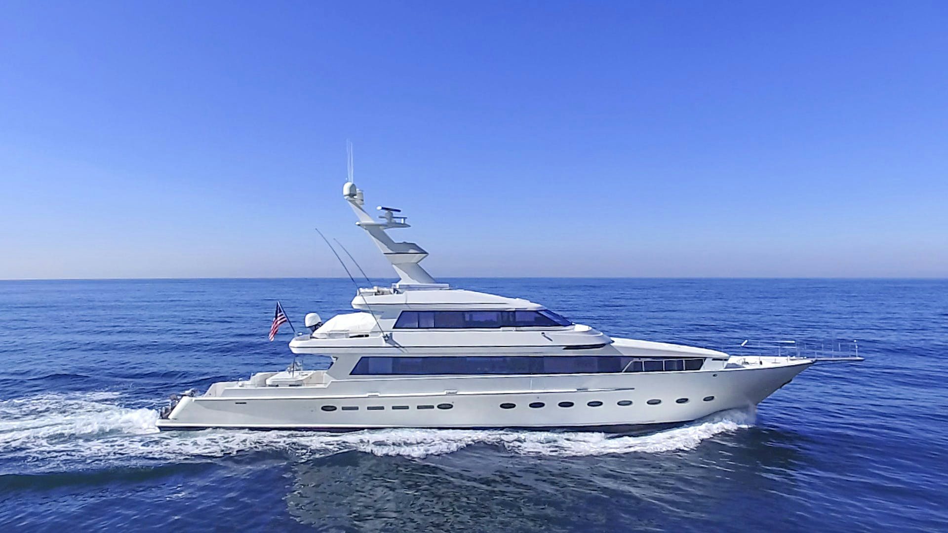 Yachtfisher for sale STEADFAST Running Profile Yachtfisher for sale STEADFAST Running Profile