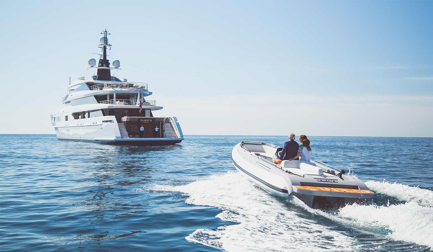 Couple arriving to SUERTE