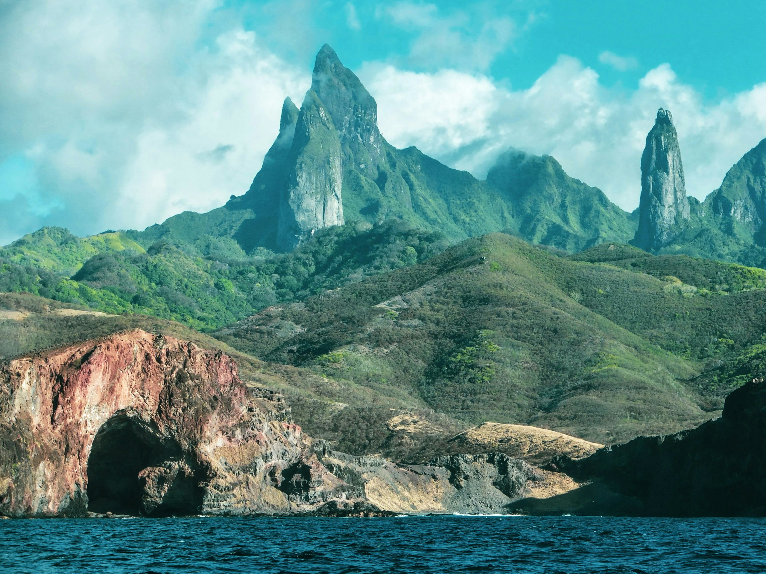 Marquesas Crewed Yacht Charter -Rising Ua Poa, Marquesas Islands, French Polynesia