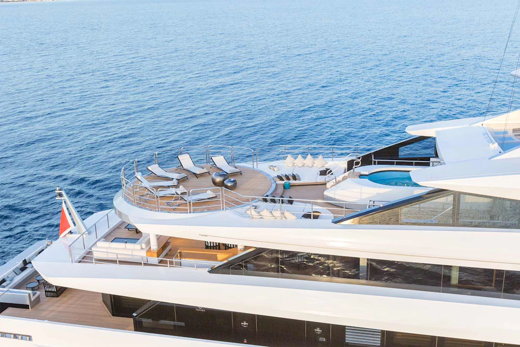 Helideck aboard SUERTE