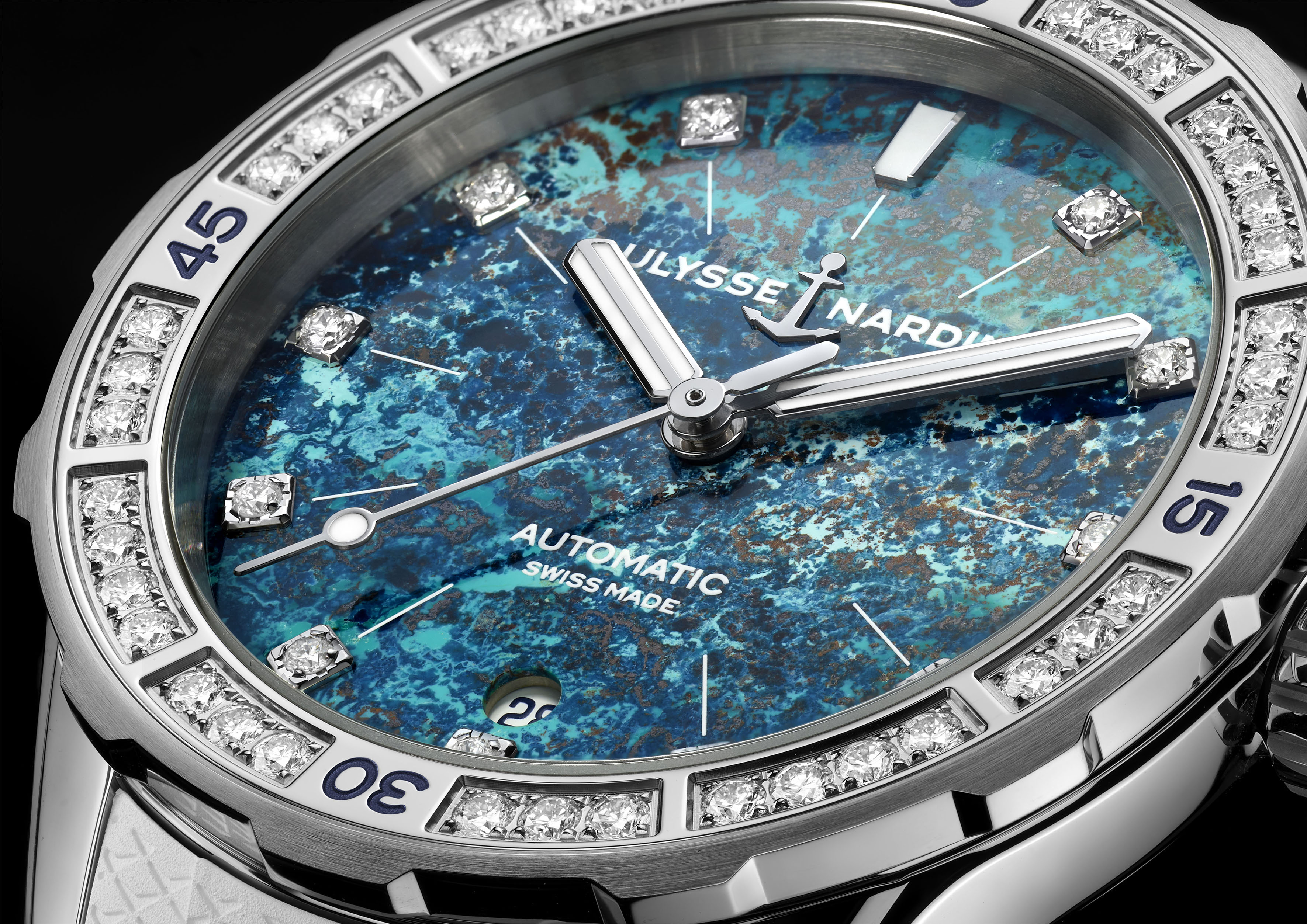ULYSSE-NARDIN-8163-182B1LE-9A-ATOLL_3A_close-up