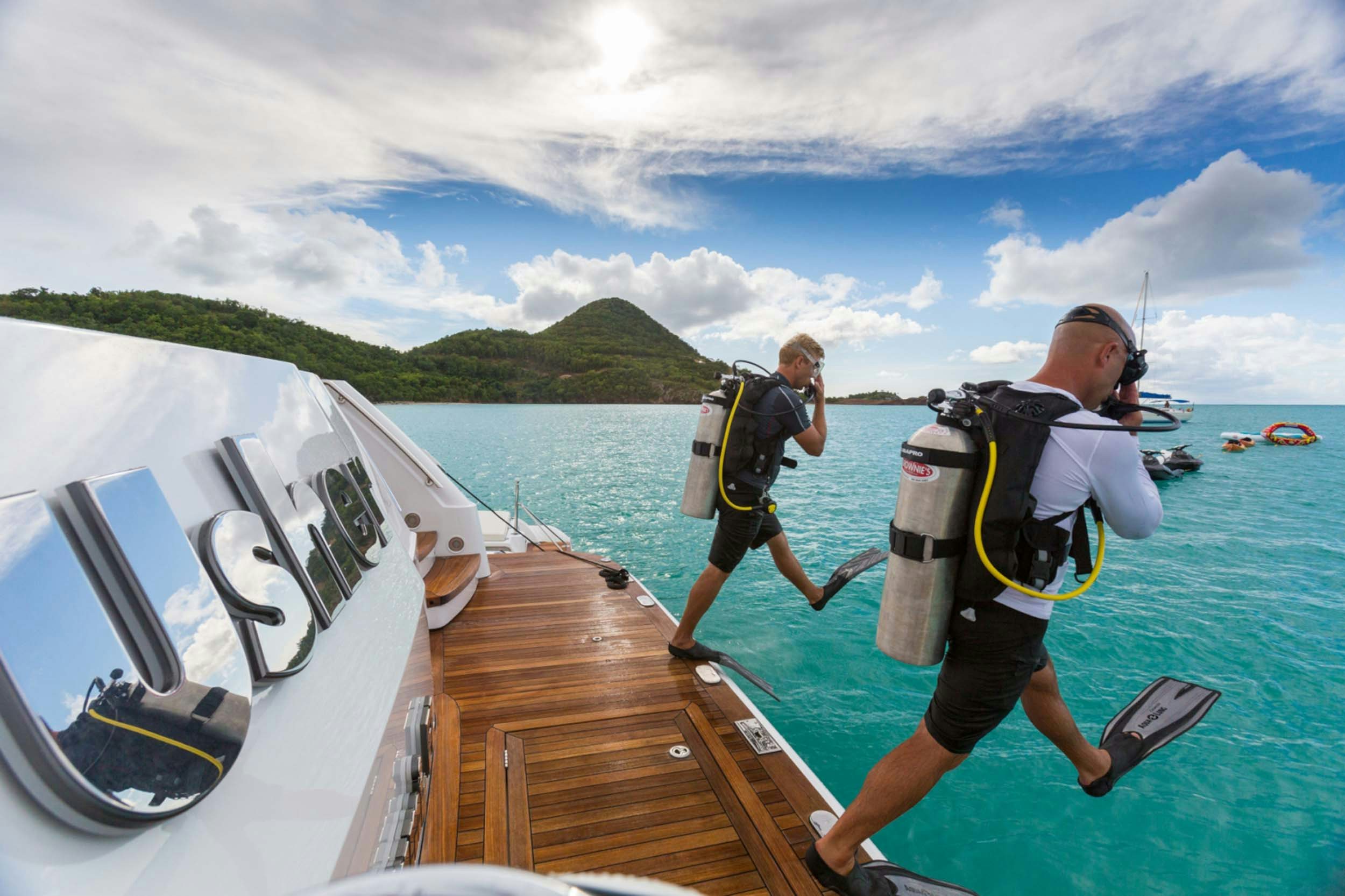 guests onboard USHER diving