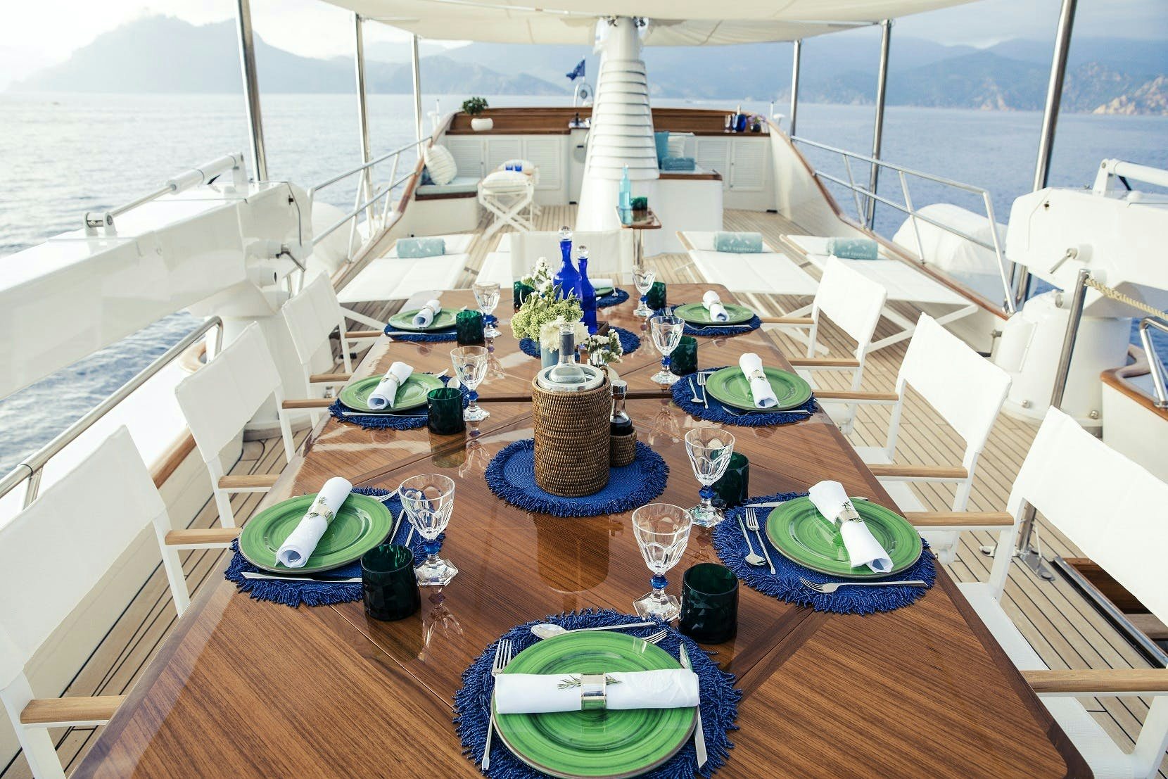 Charter yacht VESPUCCI flybridge