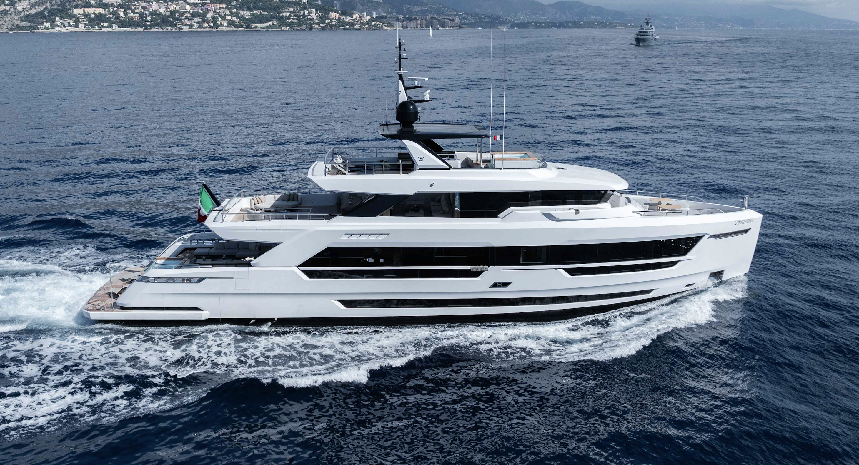 Ocean king yacht VAYUS cruising
