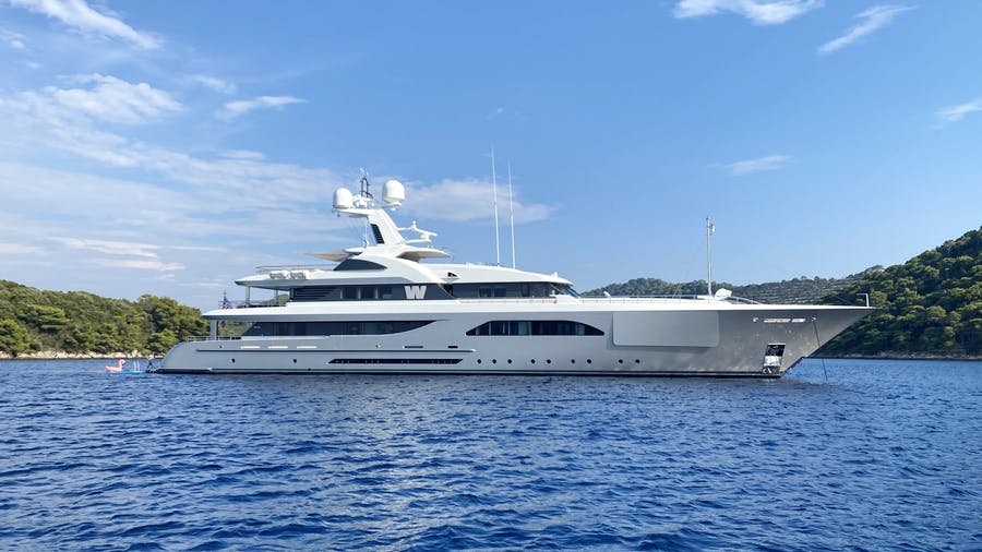 W charter yacht