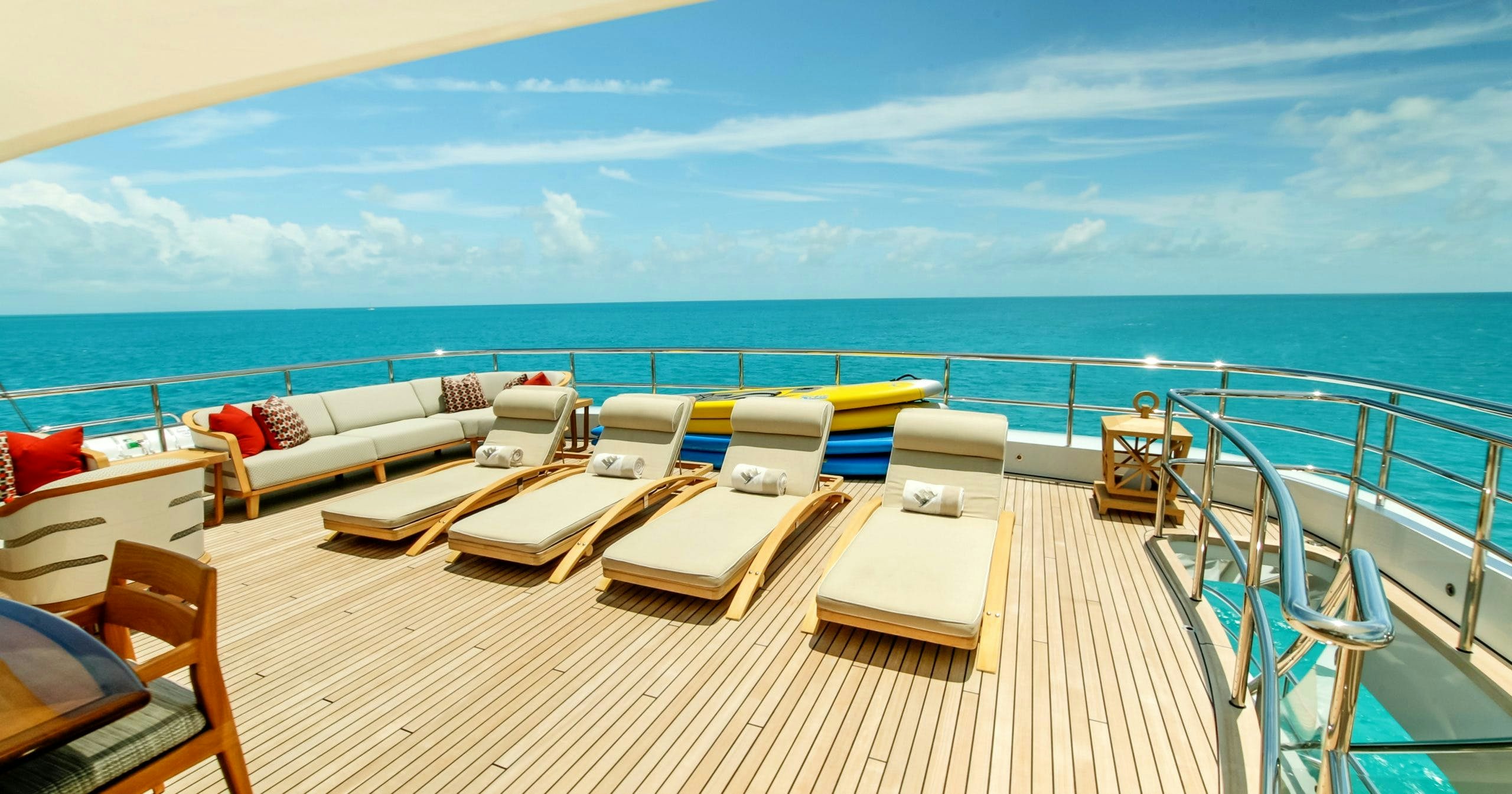 W sundeck